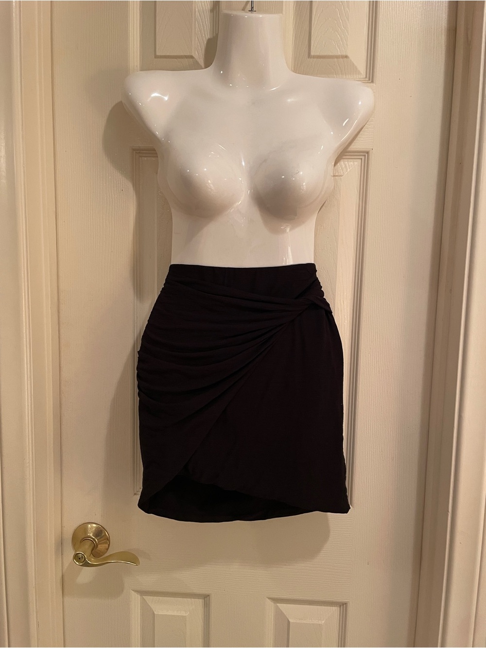 James Perse Twisted Mini Skirt Black Sz 0 EUC